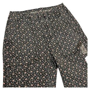 NWOT American Eagle 0 Short Black Pink‎ Ditsy Mini Floral Print Utility Pants